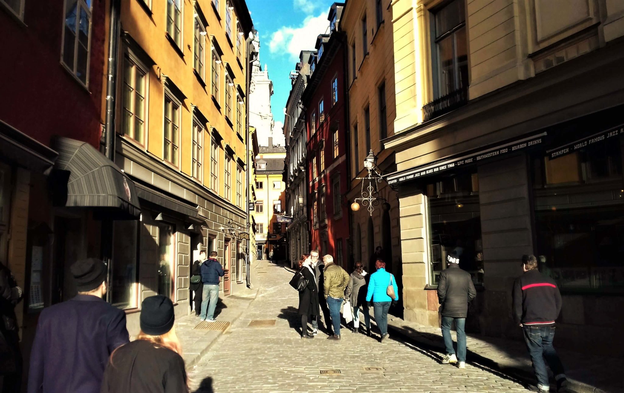 Szwedzki charakter na ulicy w Sztokholmie