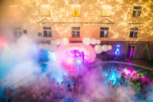 Термальные купальни Лукача в Будапеште, вечеринка в бассейне