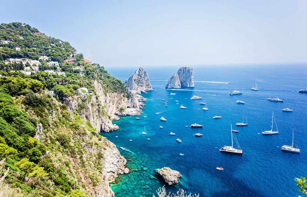 Остров с лазурной водой в Италии, самые красивые острова Европы