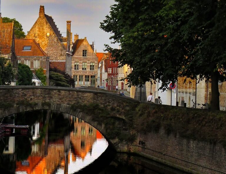 Heard Of Bruges? Here's A 2-Day Itinerary For You - RomanRoams