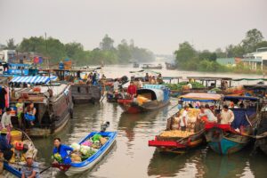 Guide to Vietnam for first time visitors, boats