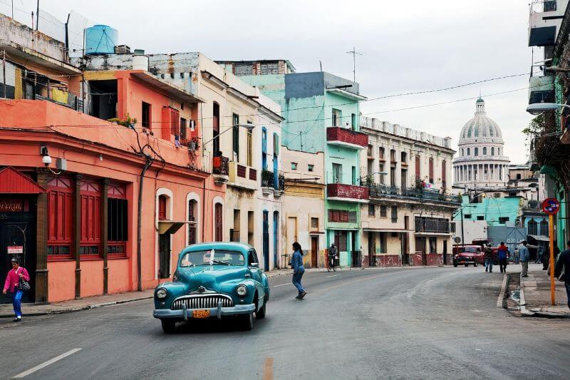 Cuba old cars and colorful houses, 7-day itinerary to main attractions