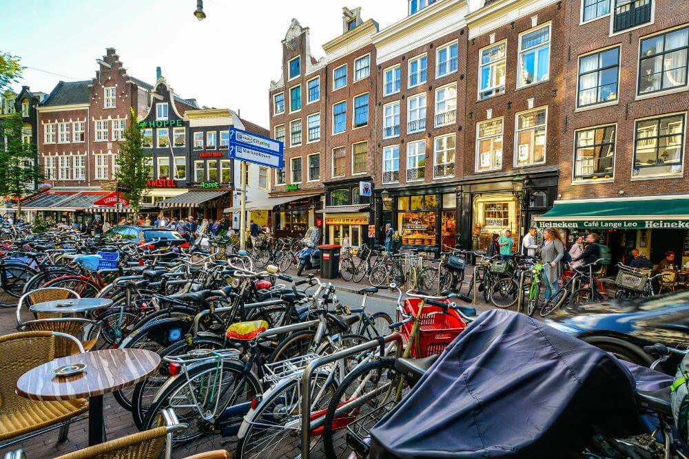 Amsterdam bikes and colorful houses, weekend itinerary