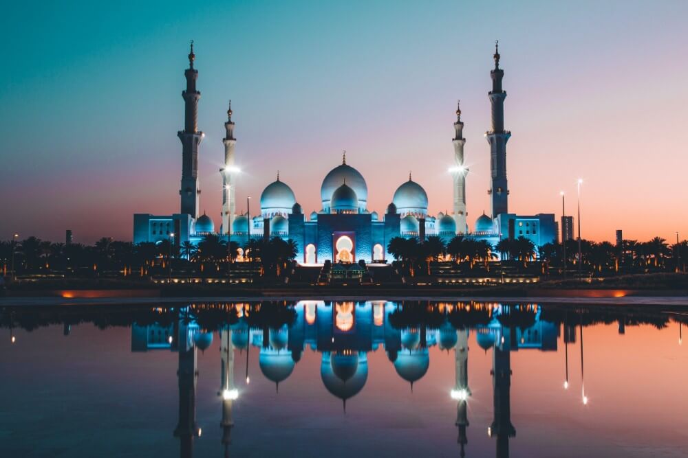 Sheikh Zayed Grand Mosque in Abu Dhabi, things to do in 5 days
